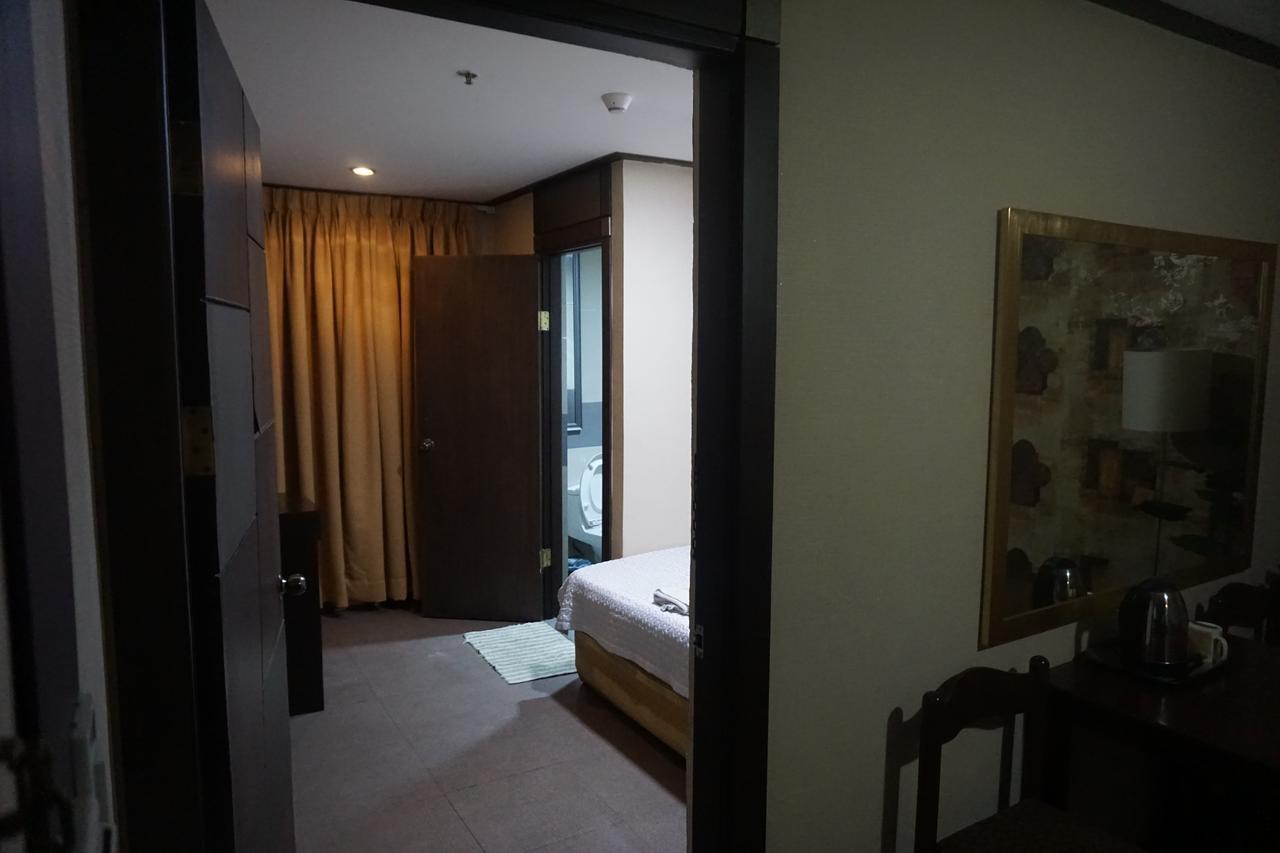 The Shila Philla Hotel Makati City Zewnętrze zdjęcie